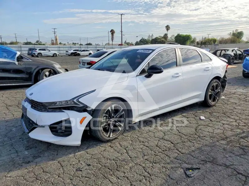 2021 KIA K5 фото