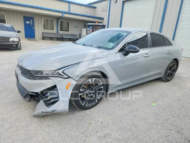 2021 KIA K5 photo