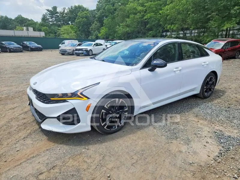 2021 KIA K5 photo