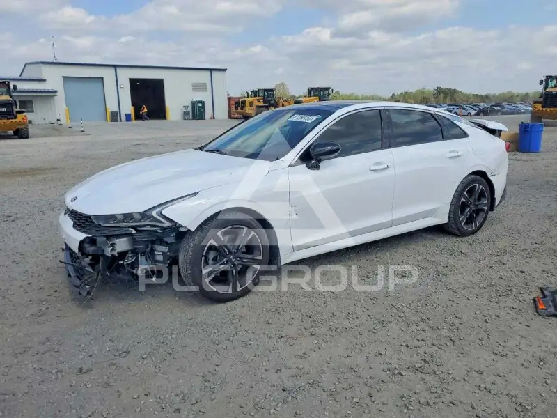 2021 KIA K5 photo