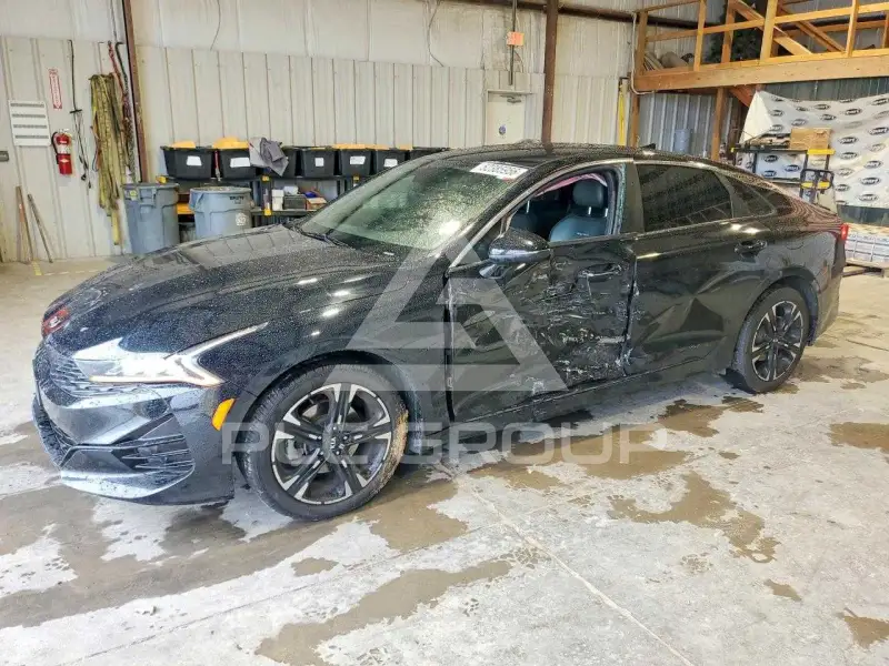 2021 KIA K5 photo