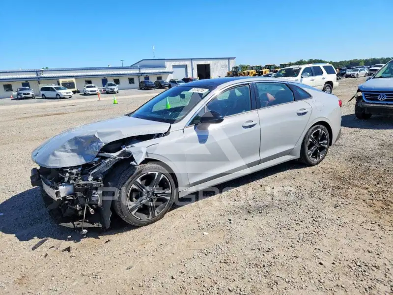 2021 KIA K5 photo
