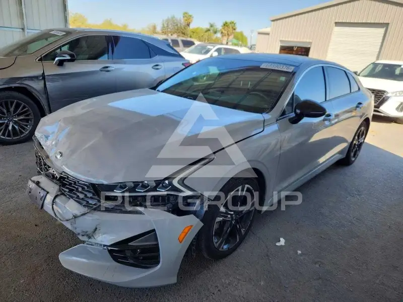 2021 KIA K5 photo