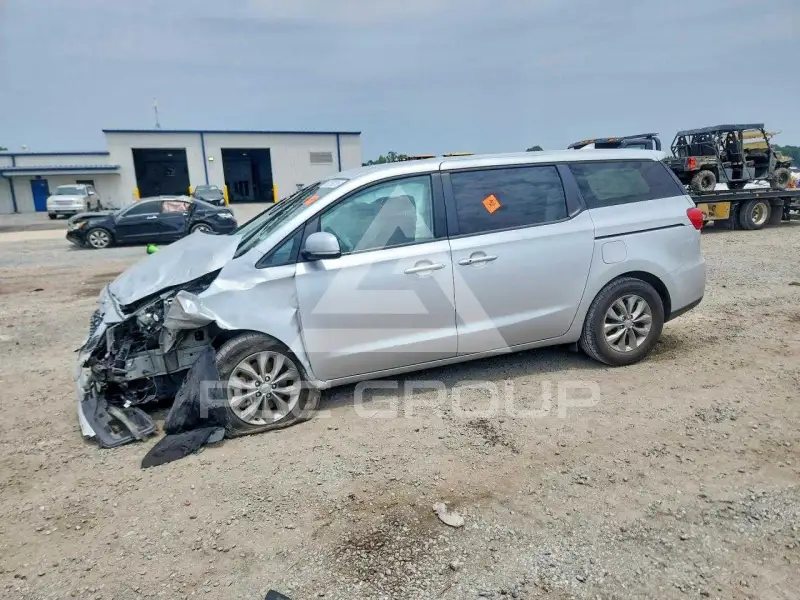 2021 KIA Sedona photo