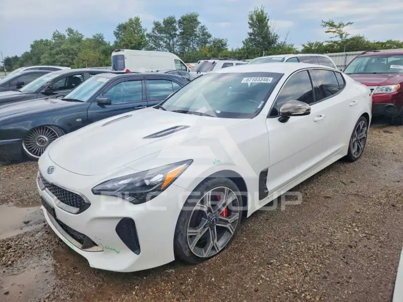 2021 KIA Stinger photo