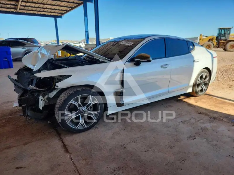 2021 KIA Stinger photo