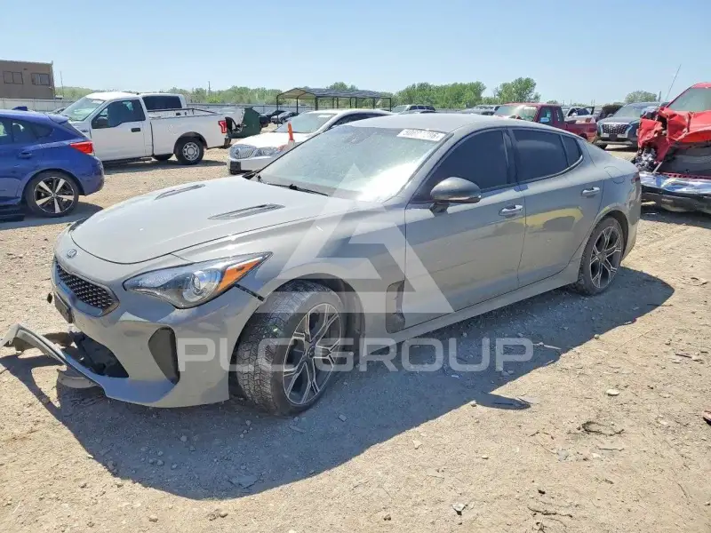 2021 KIA Stinger photo
