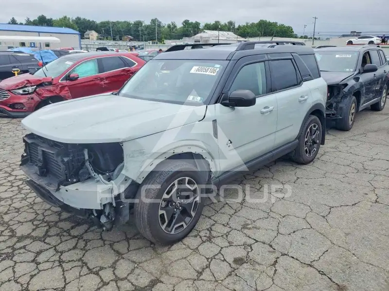 2021 Ford BRONCO photo