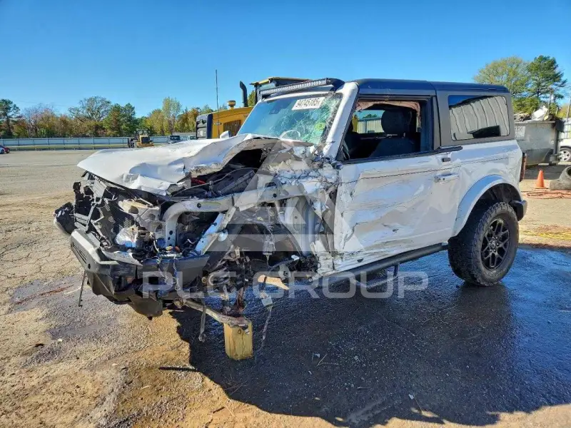 2021 Ford BRONCO photo