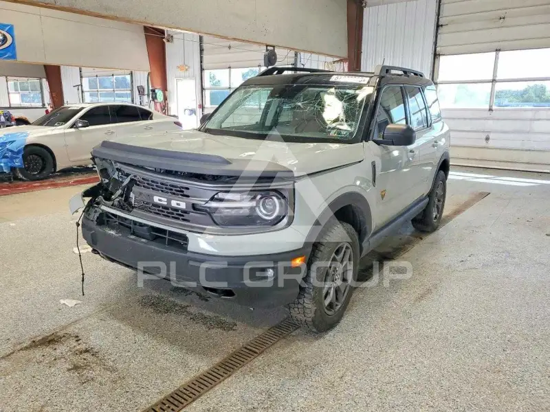 2021 Ford BRONCO photo
