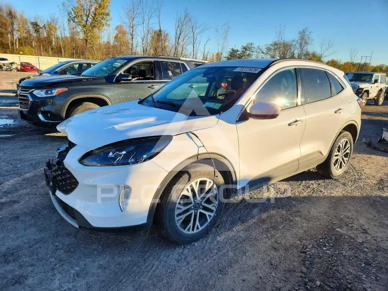 2021 Ford ESCAPE photo
