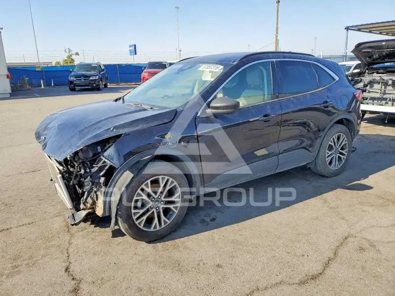 2021 Ford ESCAPE photo