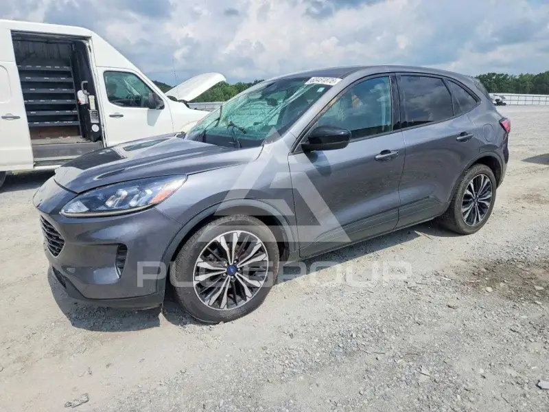 2021 Ford ESCAPE photo
