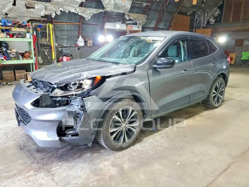 2021 Ford ESCAPE photo