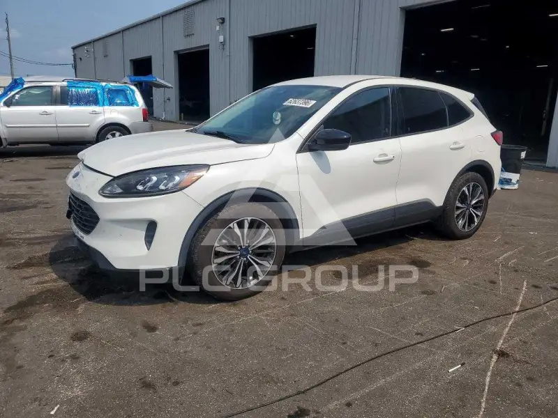 2021 Ford ESCAPE photo