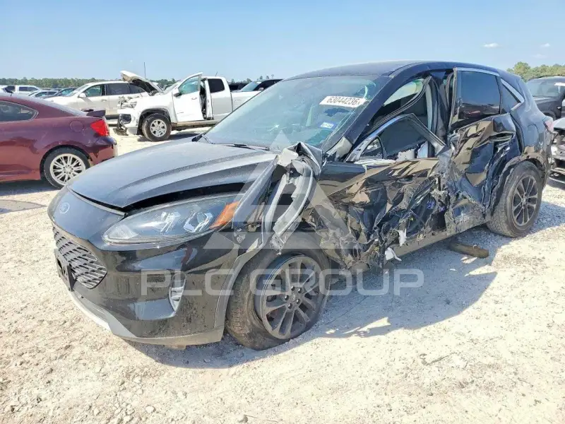 2021 Ford ESCAPE photo