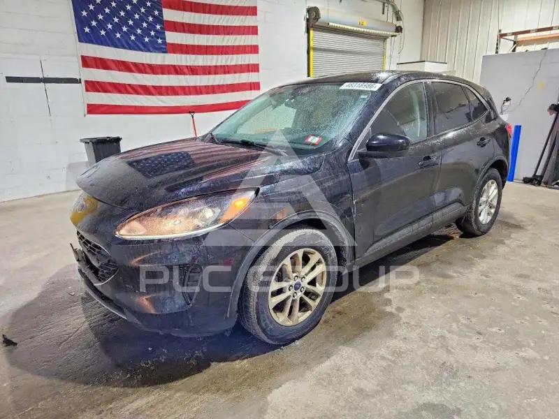 2021 Ford ESCAPE photo