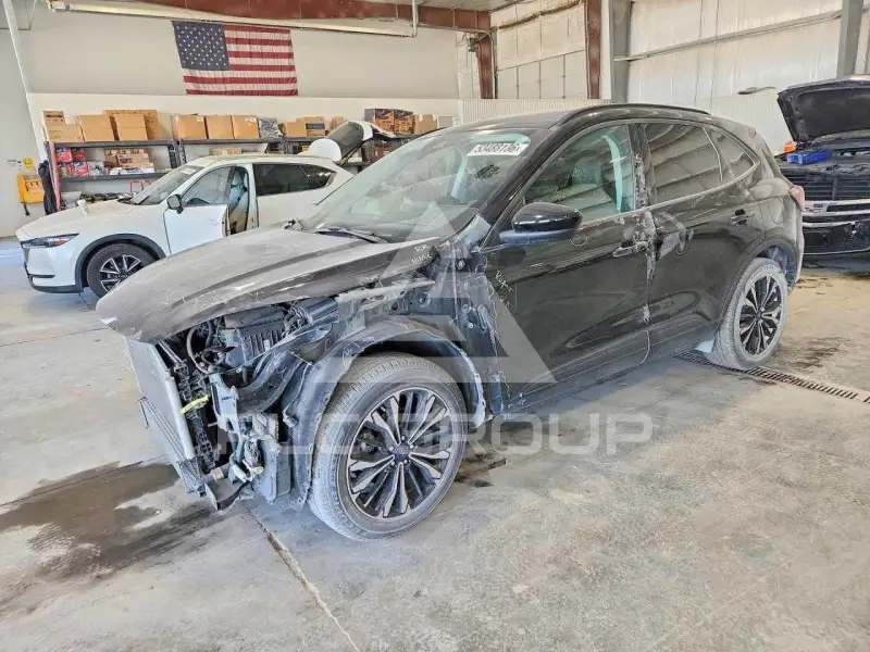 2021 Ford ESCAPE photo