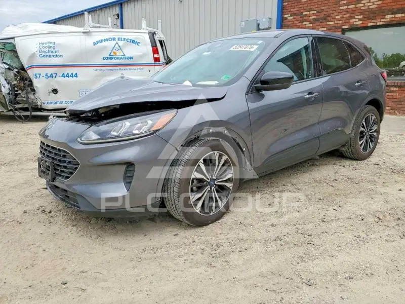 2021 Ford ESCAPE photo