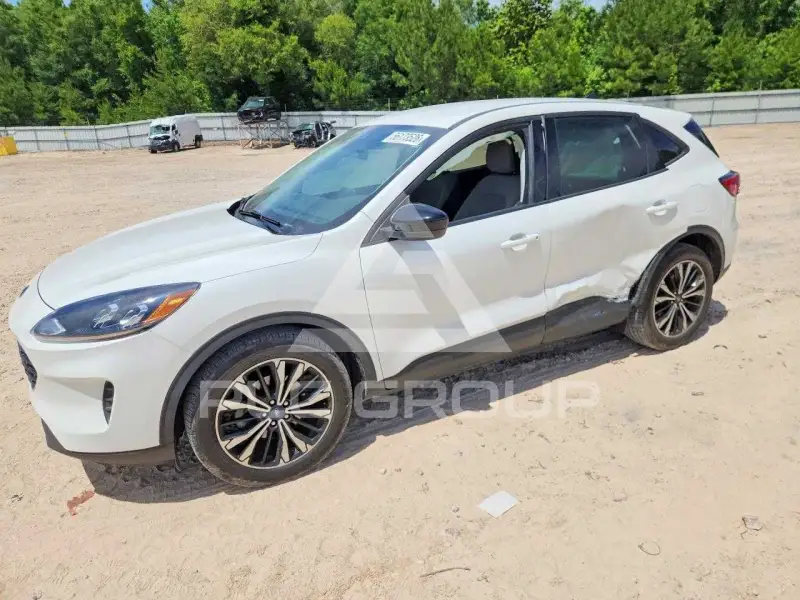2021 Ford ESCAPE photo