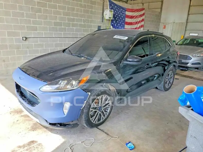 2021 Ford ESCAPE photo