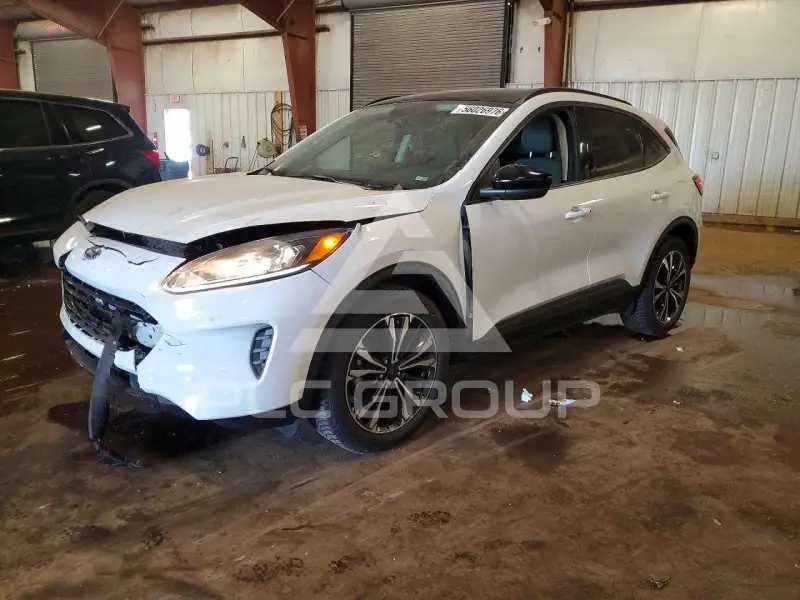 2021 Ford ESCAPE photo