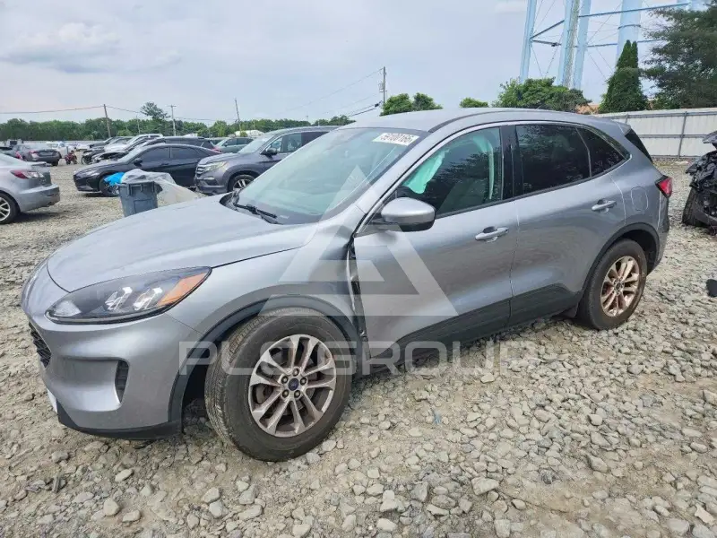 2021 Ford ESCAPE photo