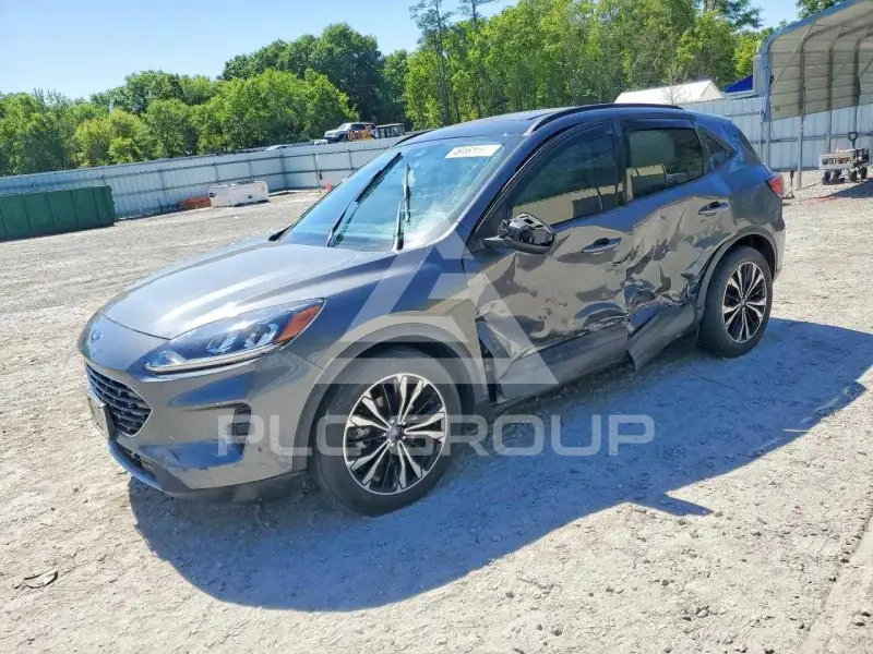 2021 Ford ESCAPE photo