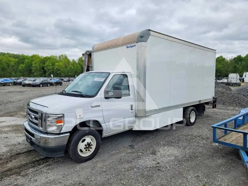 2021 Ford E-450 фото