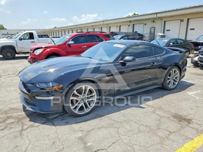 2021 Ford MUSTANG photo