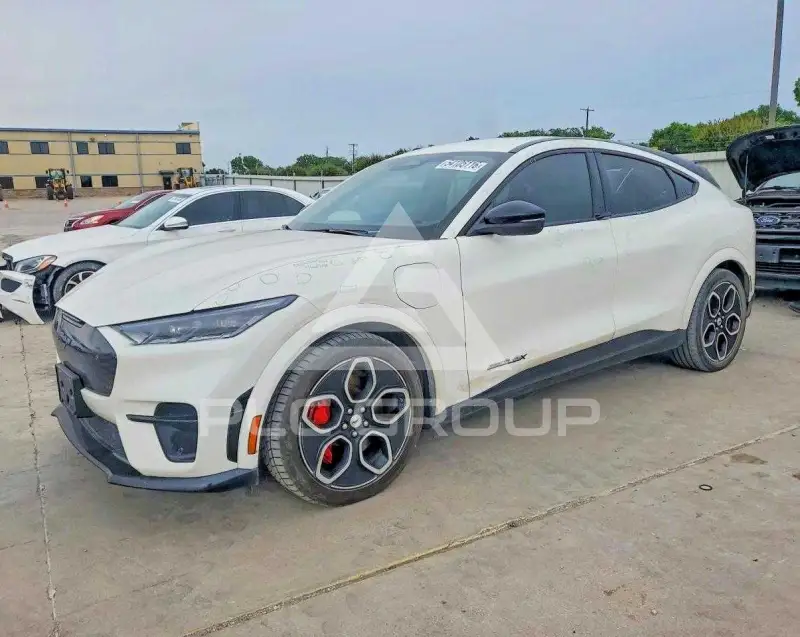 2021 Ford MUSTANG фото
