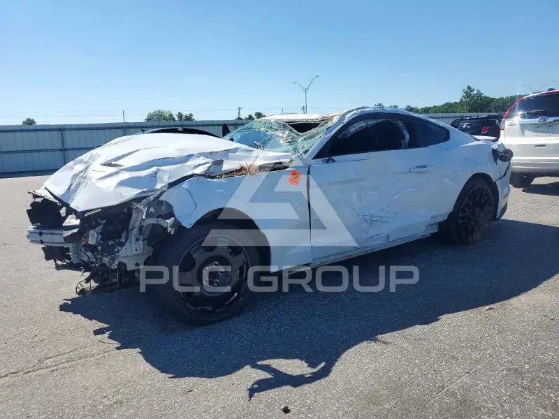 2021 Ford MUSTANG photo