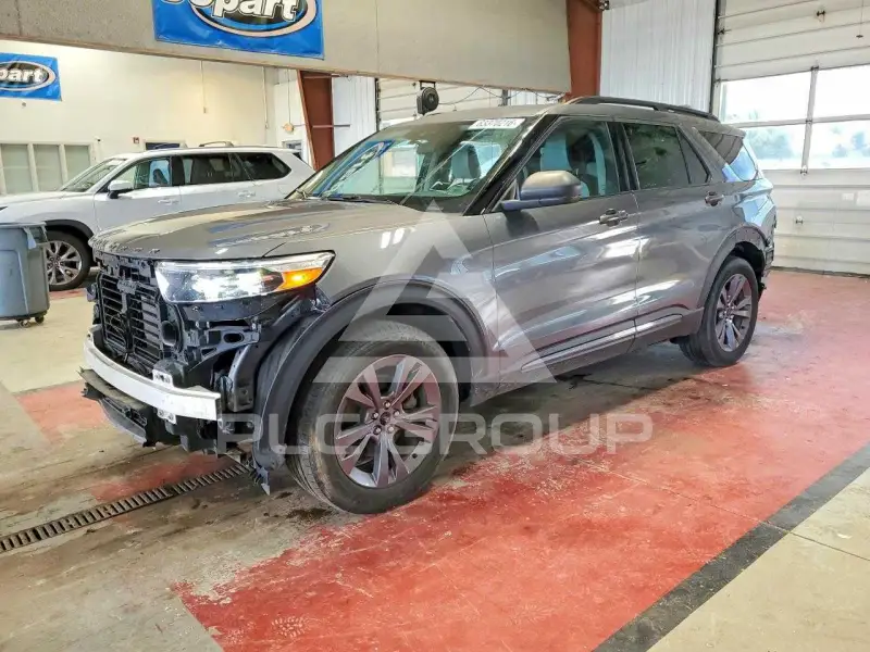 2021 Ford EXPLORER photo