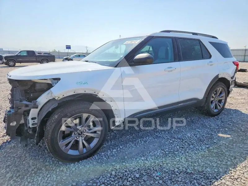 2021 Ford EXPLORER photo