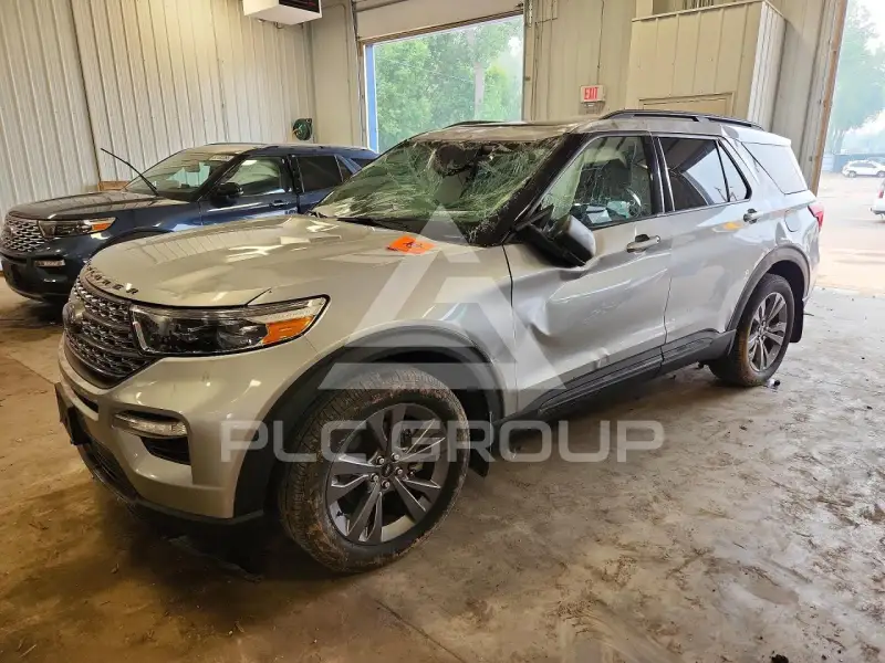 2021 Ford EXPLORER photo