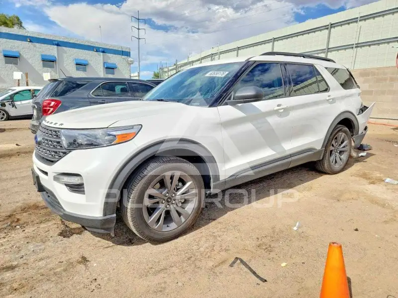 2021 Ford EXPLORER photo
