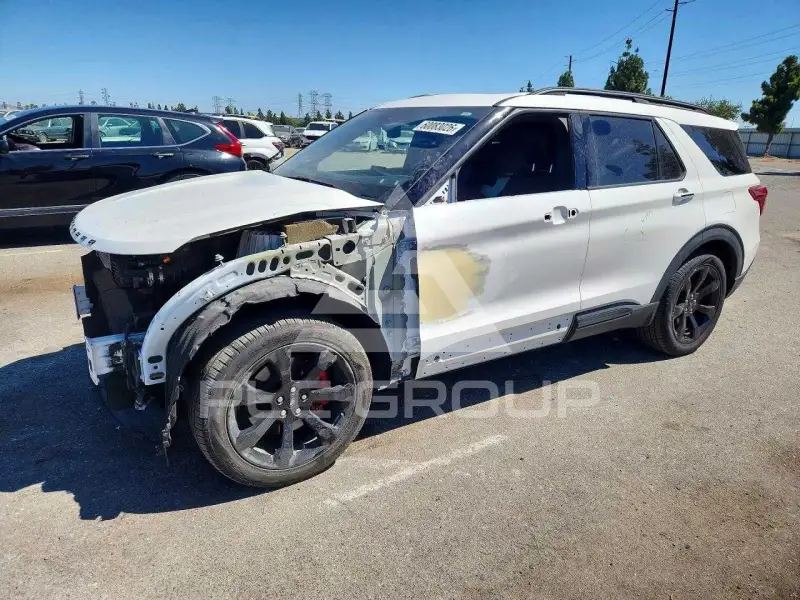 2021 Ford EXPLORER photo