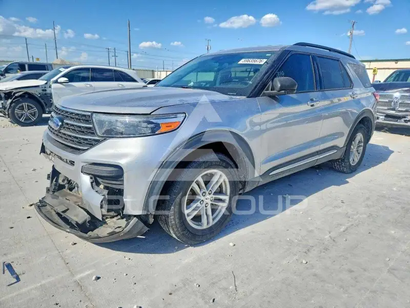 2021 Ford EXPLORER photo