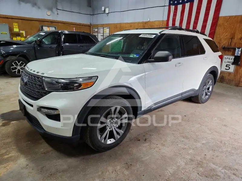 2021 Ford EXPLORER photo