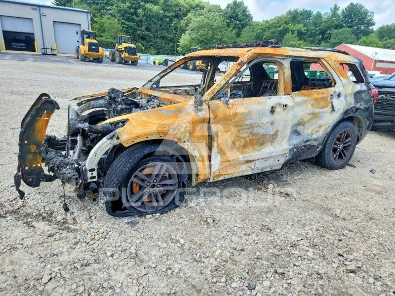 2021 Ford EXPLORER photo