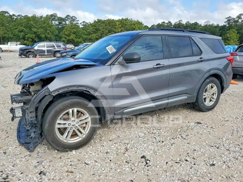 2021 Ford EXPLORER photo