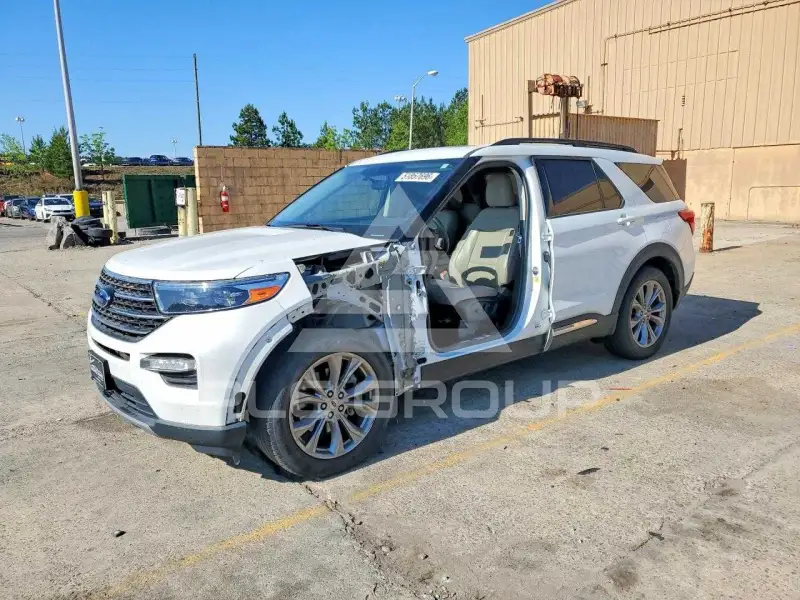 2021 Ford EXPLORER photo