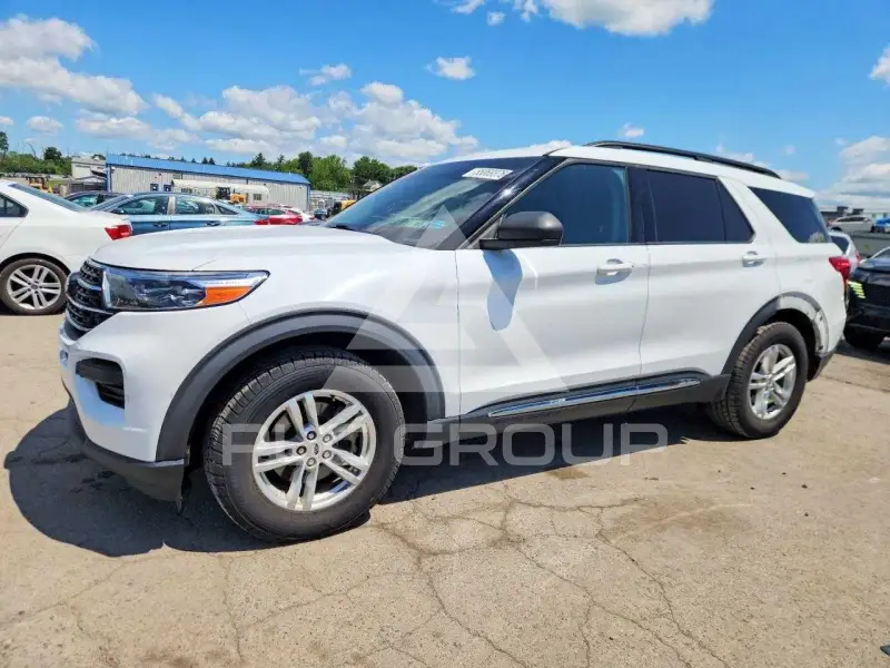2021 Ford EXPLORER photo