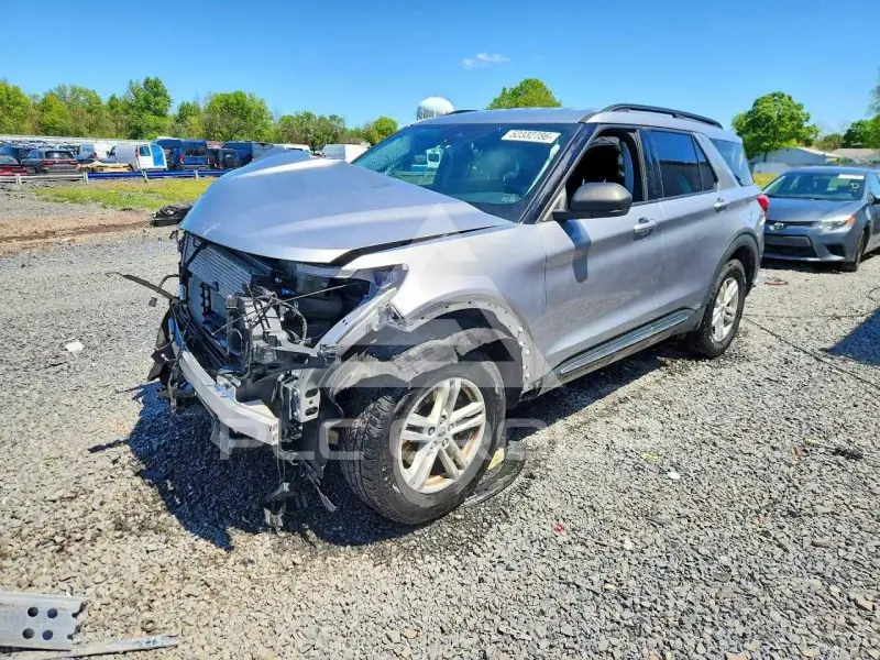 2021 Ford EXPLORER photo