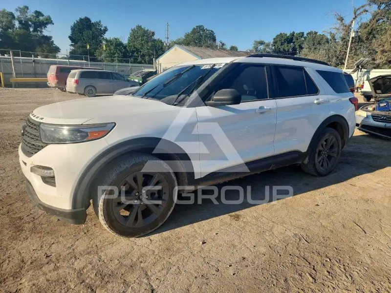2021 Ford EXPLORER photo