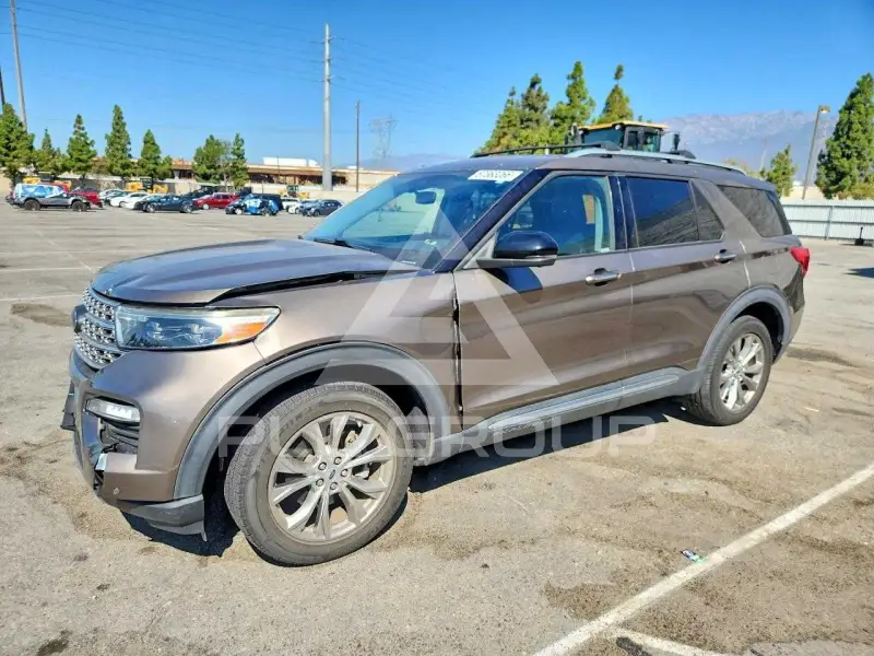 2021 Ford EXPLORER photo