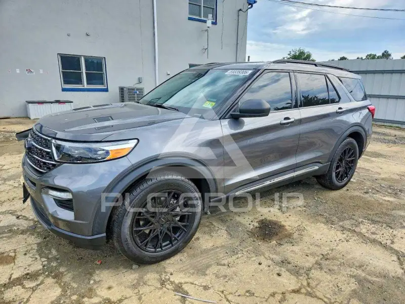 2021 Ford EXPLORER photo