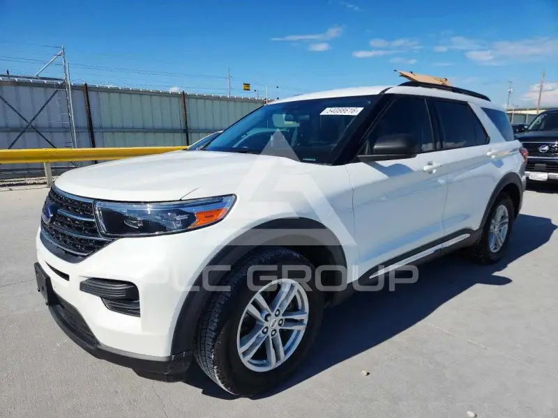 2021 Ford EXPLORER photo