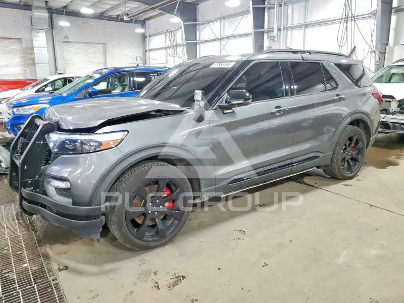 2021 Ford EXPLORER photo