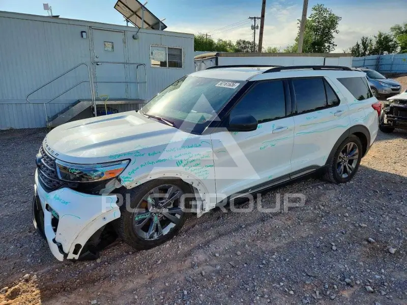 2021 Ford EXPLORER photo